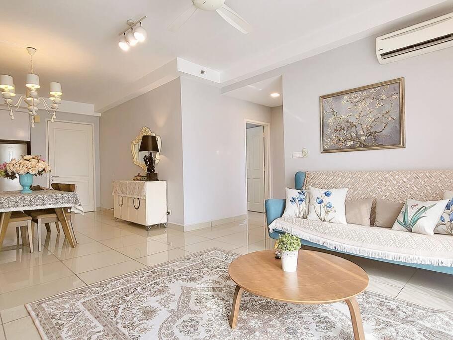Parisan Retreat 5pax 5 Min Drive To Mt Austin. Apartment *