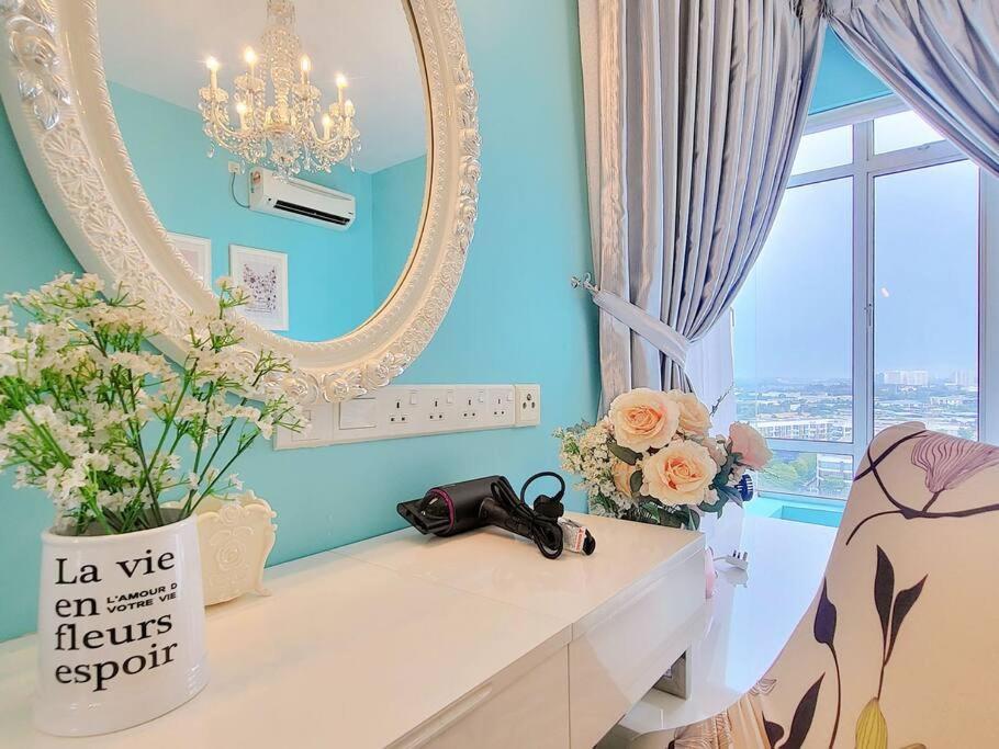 Apartment Parisan Retreat 5pax 5 Min Drive To Mt Austin. *
